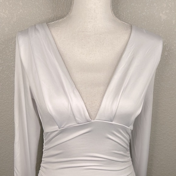 White Ruched V-Neck Special Occasion Midi Dress Size Small - Picture 2 of 5